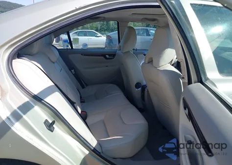 2005 Volvo S60 2.4 from USA, damaged, VIN YV1RS612852438288